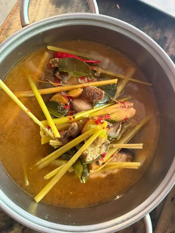 រូបថតទី 1 របស់ SNEA Lake Cafe (បឹងស្នេហ៍ កាហ្វេ) រូបថត